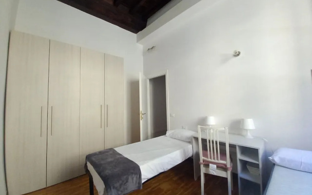 Cavour 46 First in Firenze