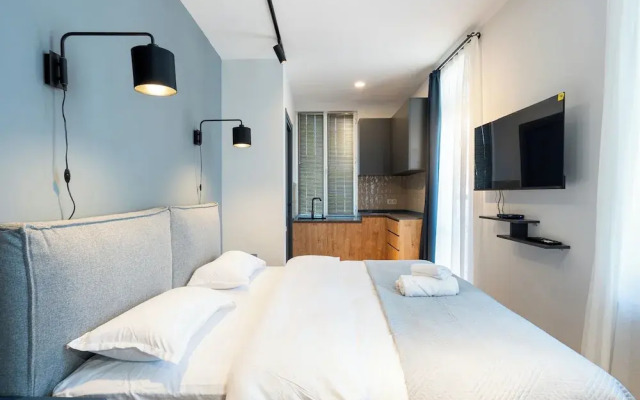 Stones Throw Apartments