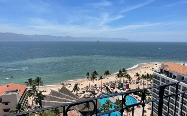 Beachfront View Condo Beside la Isla Mall