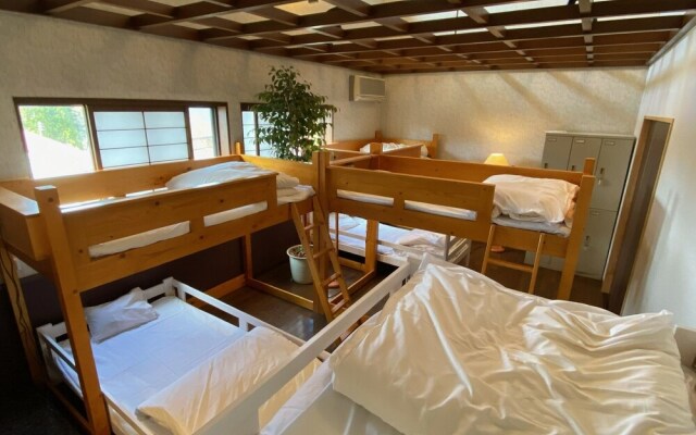 Guest House Nishiborakan - Hostel