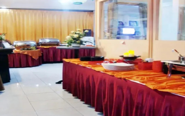 Hotel Salon Fora & Cafe