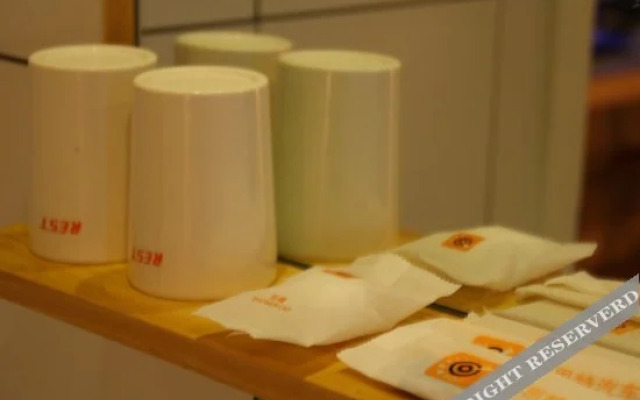 A Home Chain Hotel (Jinjiang Airport Huzhong)
