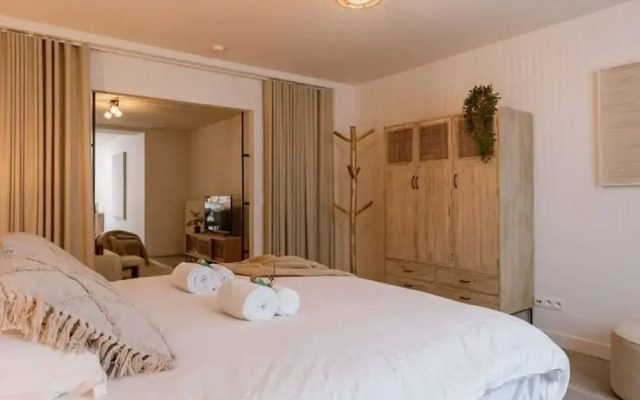 Cosy Bohemian Decorated Apartment With Terrace