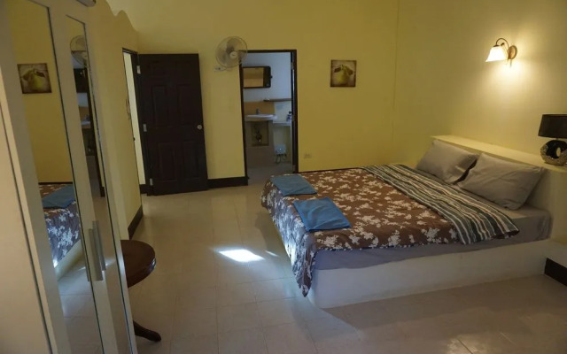 Stars Bistro and Bungalows