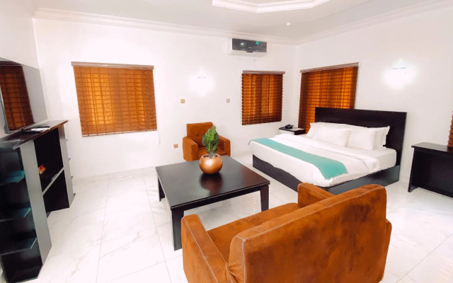 Royal Court Lounge & Boutique Hotel