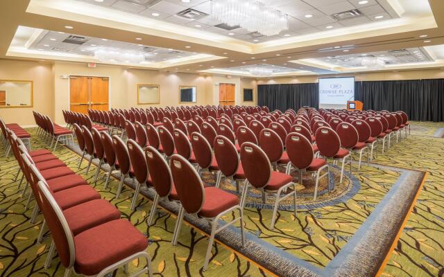Crowne Plaza Dulles Airport by IHG