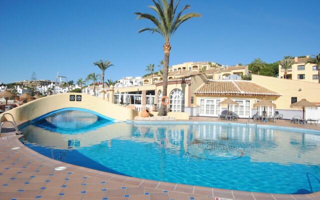 Doña Lola Claudia Beachfront Apartment CS197