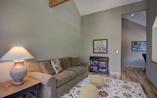 Tall Pines Lodge 4 Bedroom Townhouse by RedAwning