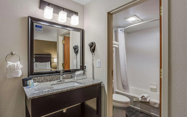 Quality Inn & Suites Meridian - West Boise