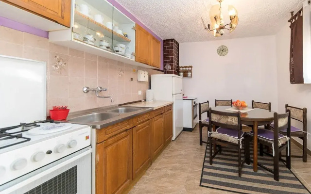 Apartment Eni
