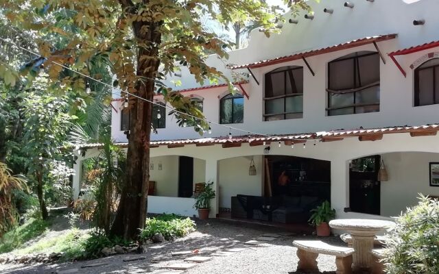 Believe Surf & Yoga Lodge Santa Teresa - Hostel