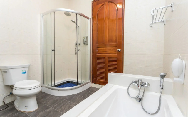 Erawan Phangnga Hotel, Natai Beach