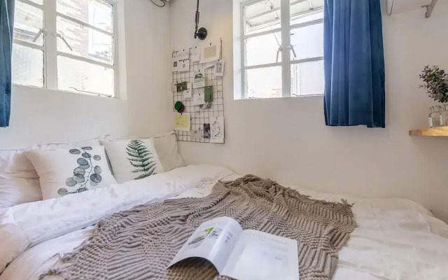 Hard Candy Apartment No.19