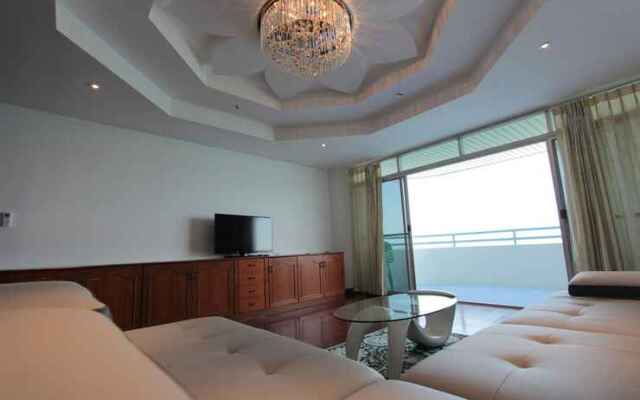 Chukamol Condominium No.1005