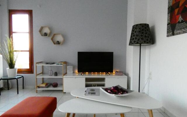 Mel Studio 1 (kalamaki)