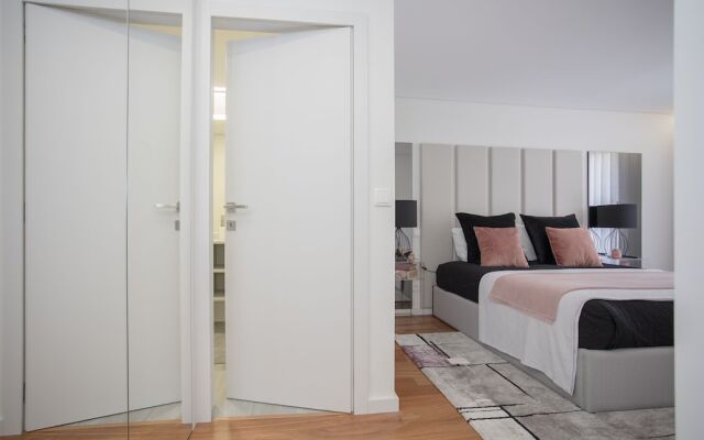 Liiiving- Luxury River View Apartment II