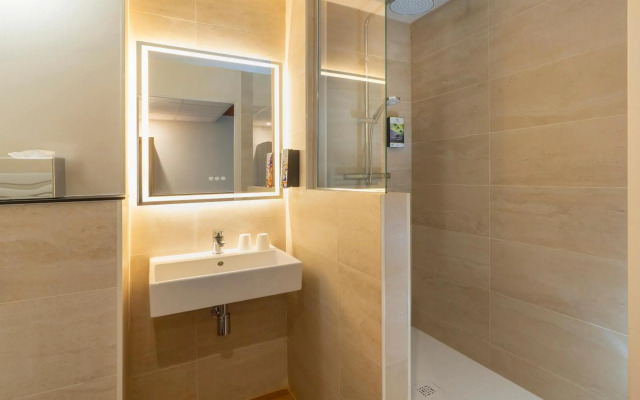 Sure Hotel by Best Western Caen Mémorial