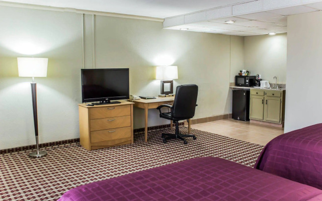 Rodeway Inn & Suites