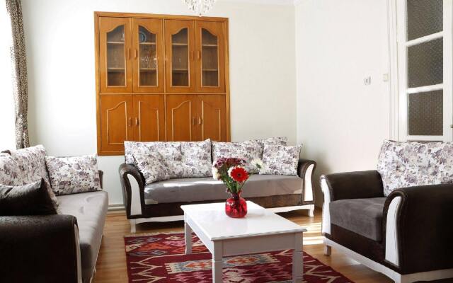 Ekim Apart