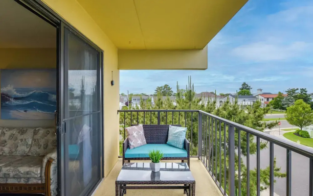 Beautiful Brigantine Condo w/ Patio & Beach Access