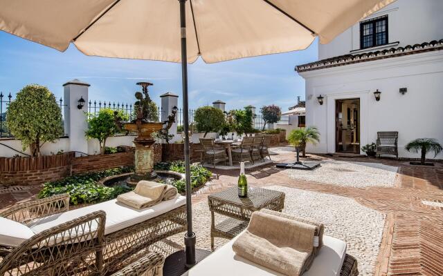 18024 - Superb Villa Near Beach With Heated Pool