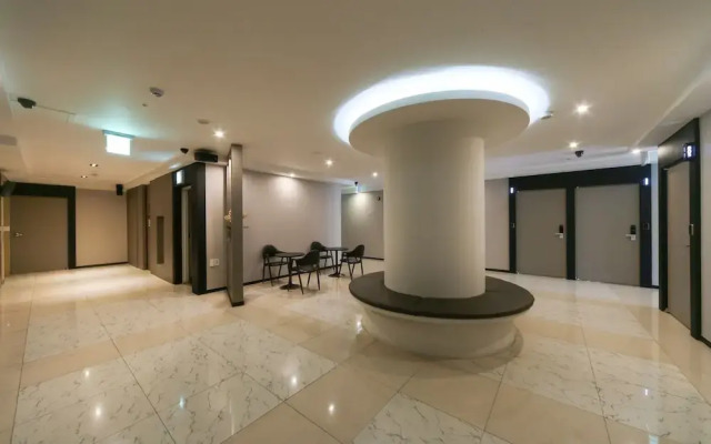 Changwon Bonggok-Dong Hotel Daon