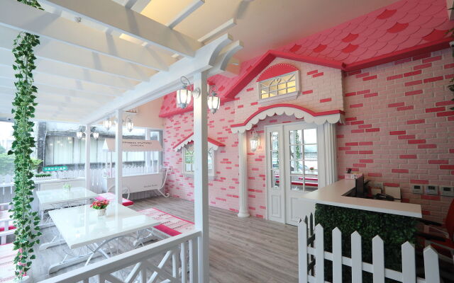 Happiness station B&B