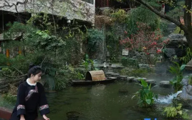 Phoenix Xueqingji Humanity Banshan Homestay (Phoenix Ancient City Branch)