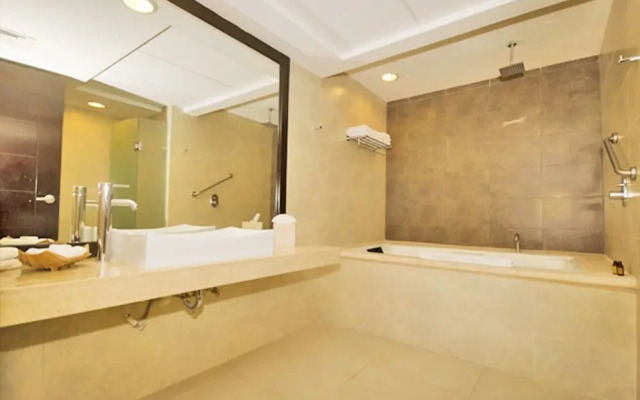 Aldea Thai 323 by PRP