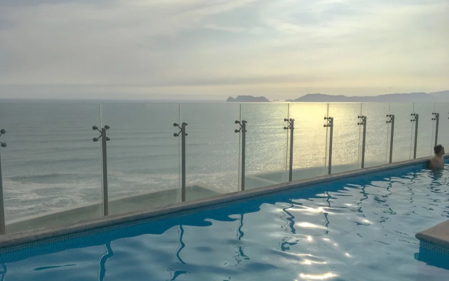 1206 - Ocean View Apartment with Pool - Pool One