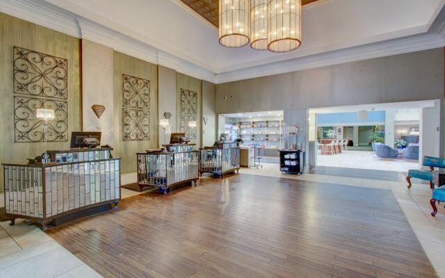 Crowne Plaza Charleston Airport - Conv Ctr by IHG