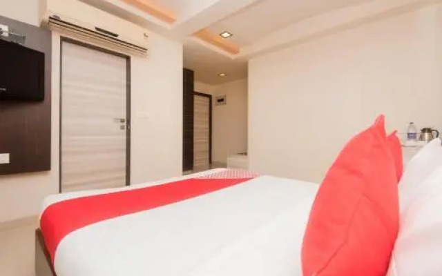 OYO 15719 Hotel Banjara