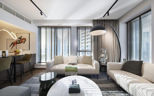 Fountain View Signature Residence With Terrace 135 SQM