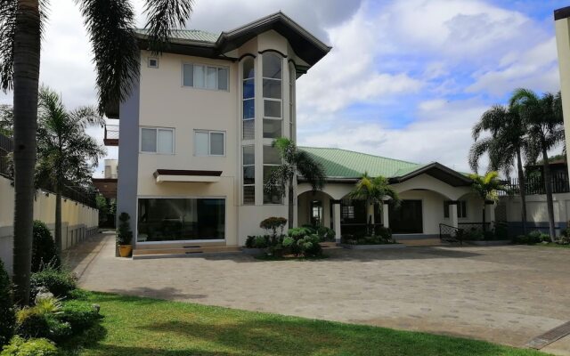 Plumeria Hotel Batangas