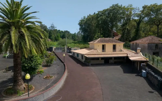Quinta dos Abutitos in Santo Ant nio da Serra