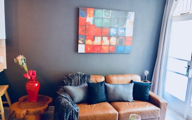 Central 1 Bedroom Apartment in Cape Town