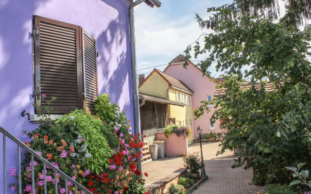 Residence Jaune Et Rose