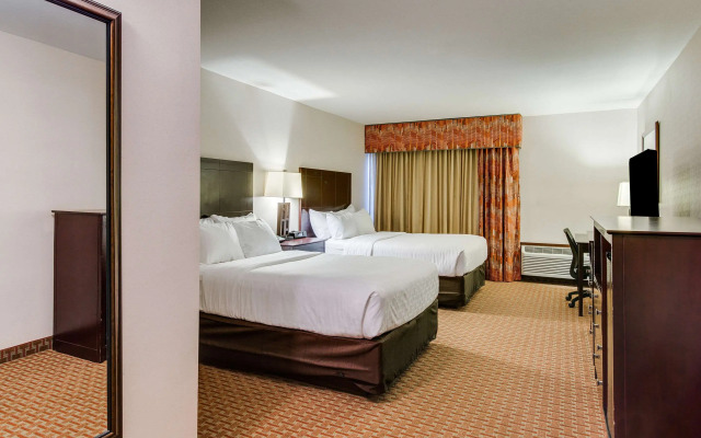 Clarion Hotel Convention Center