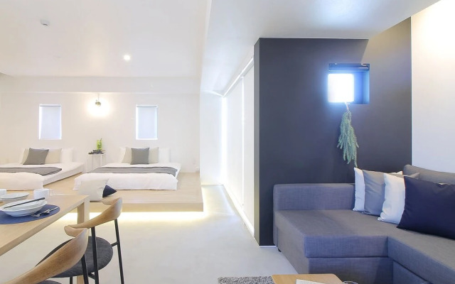 bHotel