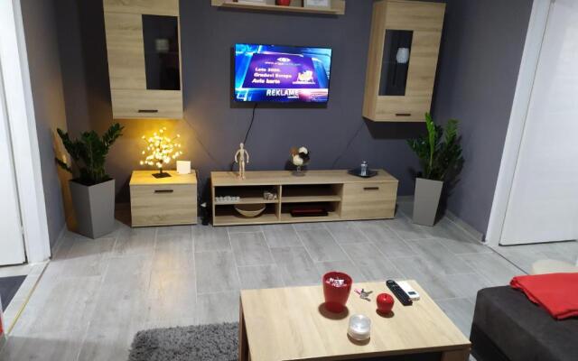 7 Days Premium Apartment