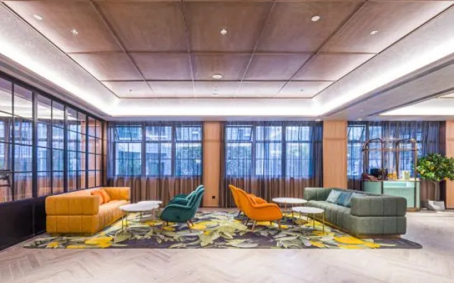 Orange Hotel (Shanghai Xujiahui Stadium)
