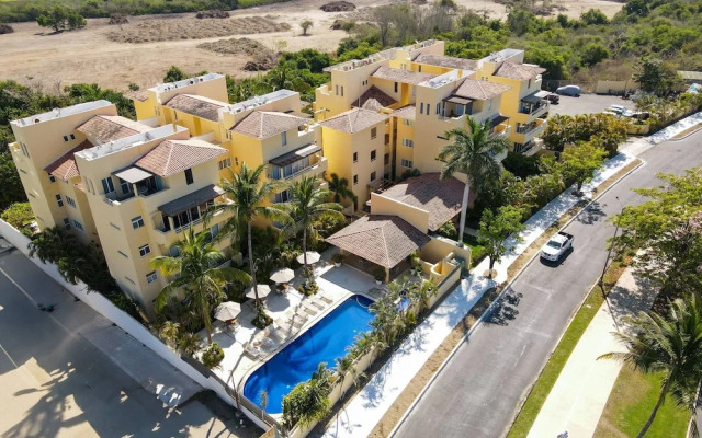 Sleeps 10 Views Beach 1 Block
