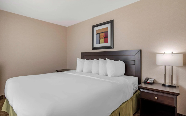 Best Western Bonnyville Inn & Suites
