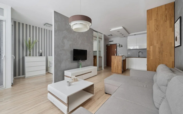 Modern Studio Gwiazdzista by Renters