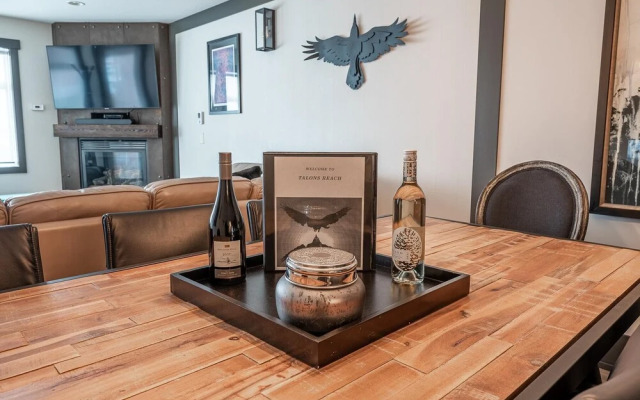 Talon's Reach - Luxury 3 Bdrm W/hot Tub & Mtn View