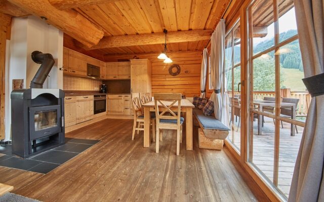 Chalets Blockhaus Saalbach by HolidayFlats24