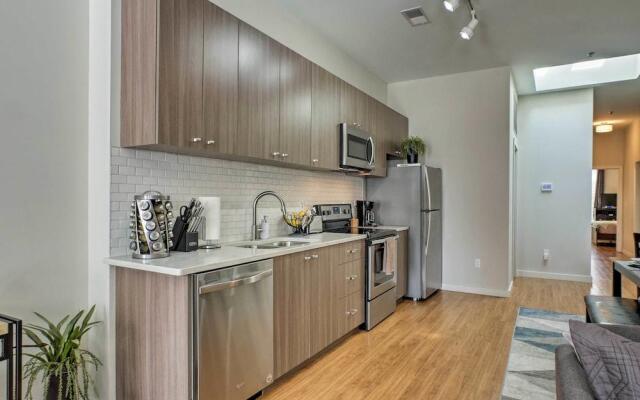 Cityscape I Sleeps 8