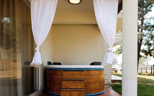 Royal County Villa by Stayjadeprojectorjacuzzi