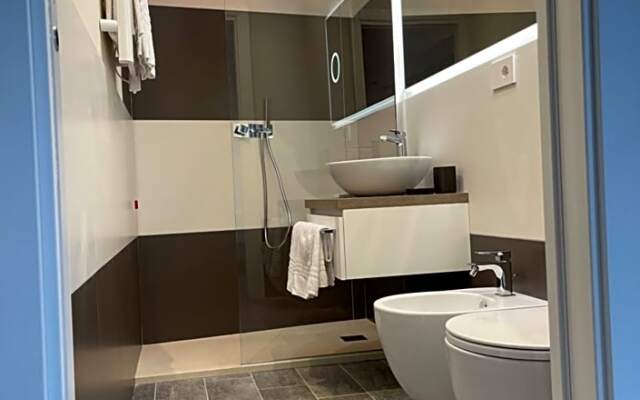 18 Dante Luxury Suites