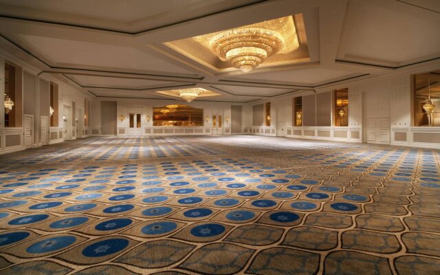 Sheraton Universal Hotel